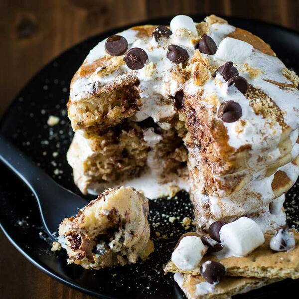 Easy Smores Pancakes graham Cracker Pancake Recipe Easy S’mores Pancakes (graham Cracker Pancake Recipe)