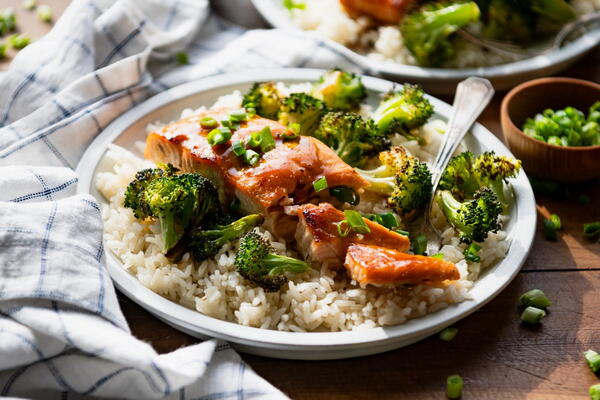 Sheet Pan Baked Honey Glazed Salmon With Broccoli Sheet Pan Baked Honey Glazed Salmon With Broccoli
