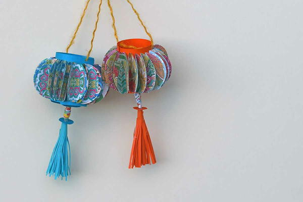 Paper Lanterns With Tassels Paper Lanterns With Tassels