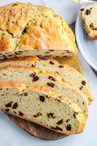 Irish Soda Bread With Raisins Irish Soda Bread With Raisins