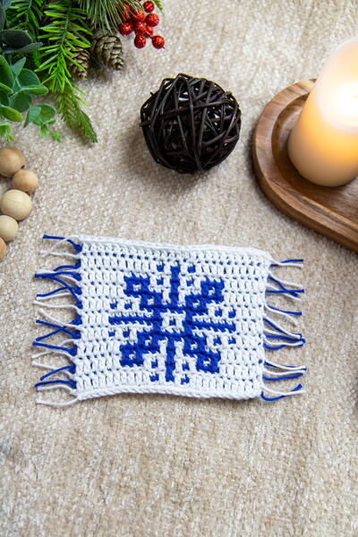 Mosaic Crochet Reversible Snowflake Mug Rug Mosaic Crochet Reversible Snowflake Mug Rug