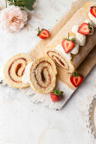 Jam Swiss Roll Cake Jam Swiss Roll Cake
