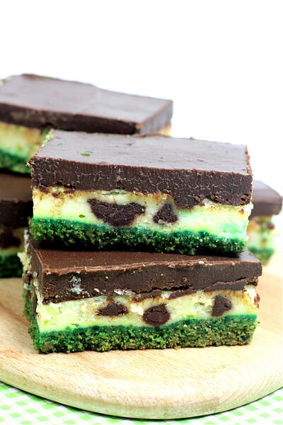 Baileys Chocolate Frosted Cheesecake Bars Baileys Chocolate Frosted Cheesecake Bars