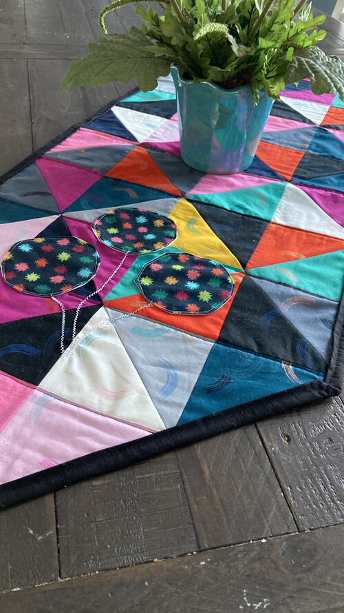 Colorful Scrappy Hourglass Table Runner Pattern Colorful Scrappy Hourglass Table Runner Pattern