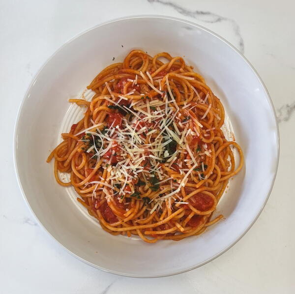 Spaghetti With Crushed Tomato And Basil Spaghetti With Crushed Tomato And Basil