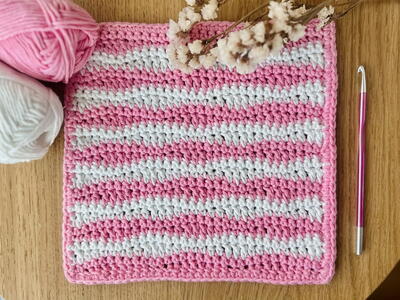 Little Waves Washcloth: Wavy Crochet Pattern