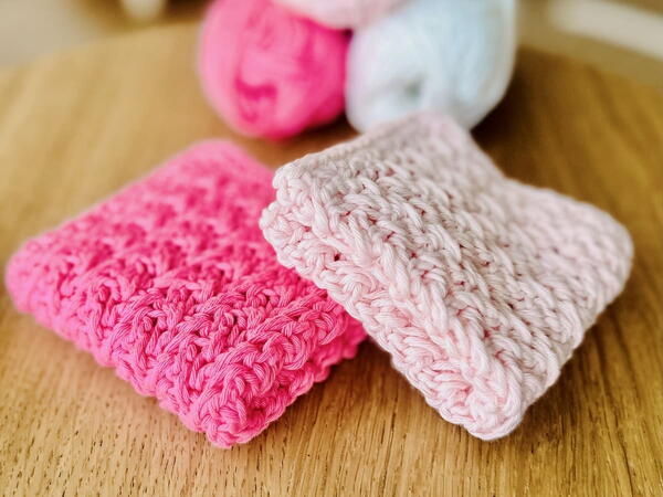 Little Kisses Washcloth Crossed Double Crochet Pattern Little Kisses Washcloth: Crossed Double Crochet Pattern
