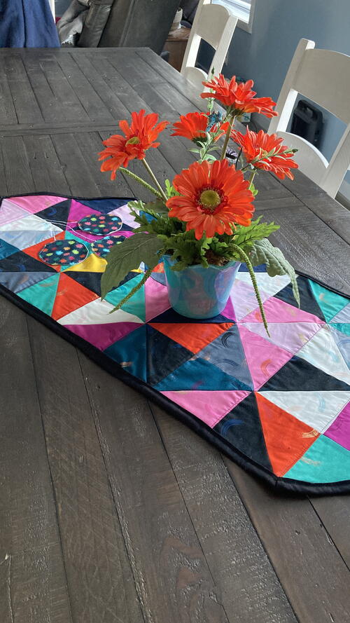 Colorful Scrappy Hourglass Table Runner Pattern Colorful Scrappy Hourglass Table Runner Pattern