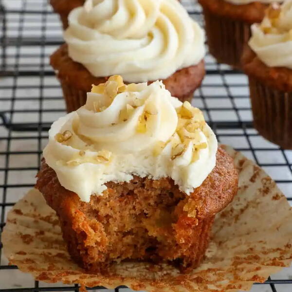 Carrot Cake Cupcakes Carrot Cake Cupcakes