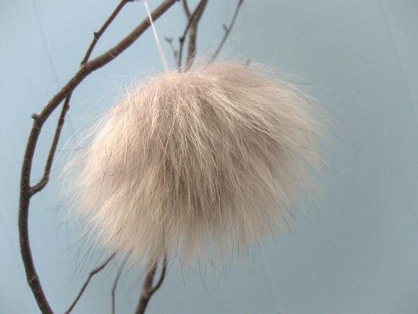 Make A Pompom With Recycled Fur Make A Pompom With Recycled Fur