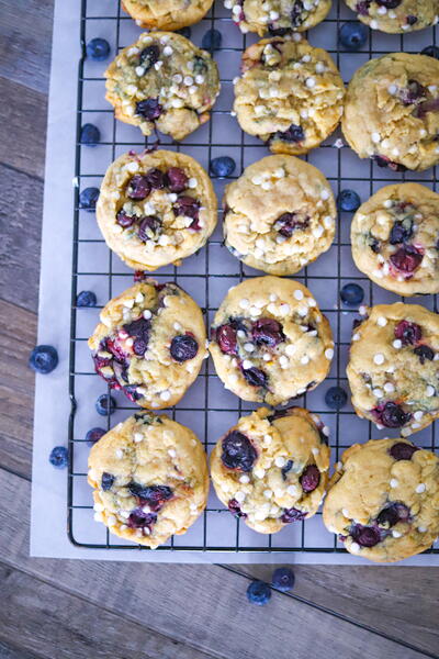 Yummy Blueberry White Chocolate Cookies Yummy Blueberry White Chocolate Cookies