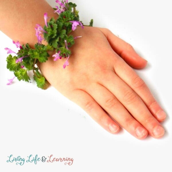 How To Create Braided Flower Bracelets How To Create Braided Flower Bracelets