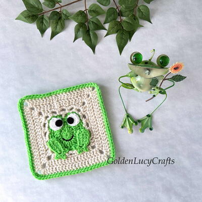 Crochet Frog Granny Square