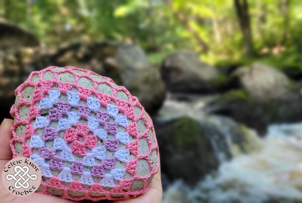 Granny Square Rock Cozy Granny Square Rock Cozy