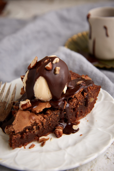 Fudgy Chocolate Brownie Pie – No Pie Crust