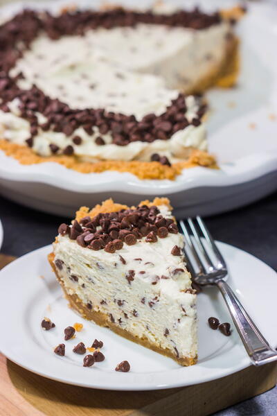 Chocolate Chip Cannoli Pie