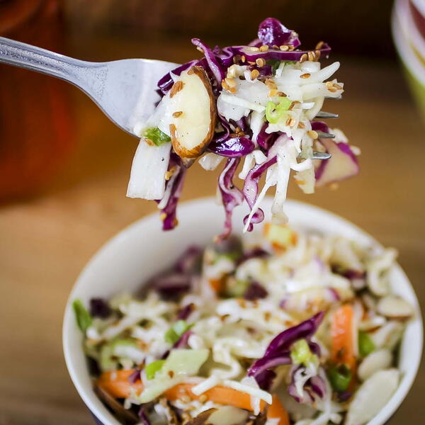 Ramen Noodle Coleslaw easy Asian-inspired Salad Ramen Noodle Coleslaw (easy Asian-inspired Salad)
