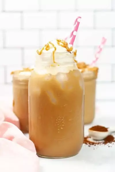 Iced Caramel Macchiato Iced Caramel Macchiato