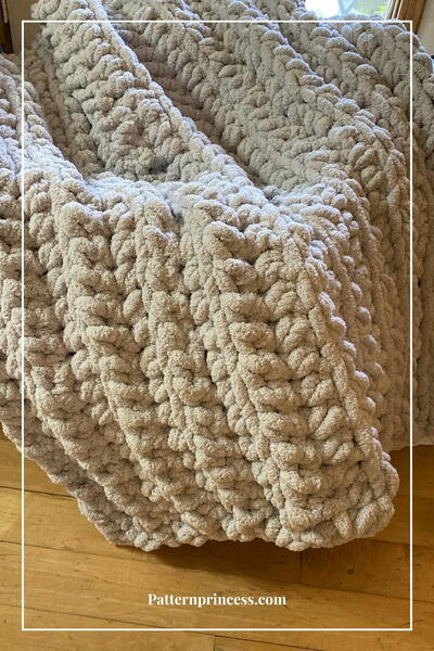 12 Hour Luxurious Crochet Chunky Blanket Pattern 12 Hour Luxurious Crochet Chunky Blanket Pattern