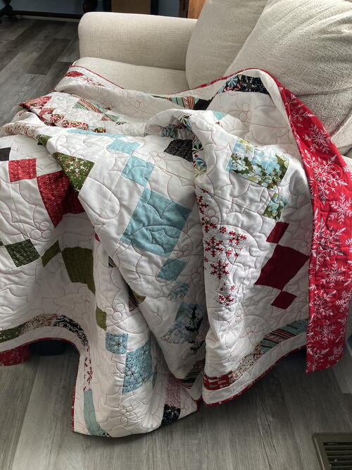 Christmas Colors Chandelier Quilt Easy Pattern Christmas Colors Chandelier Quilt Easy Pattern