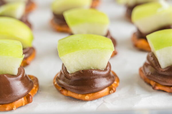 Apple Pretzel Bites Apple Pretzel Bites