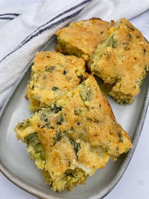 Easy Broccoli Cheddar Cornbread Easy Broccoli Cheddar Cornbread