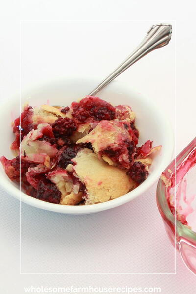 3-ingredient Blackberry Cobbler Simple Dessert Recipe 3-ingredient Blackberry Cobbler: Simple Dessert Recipe