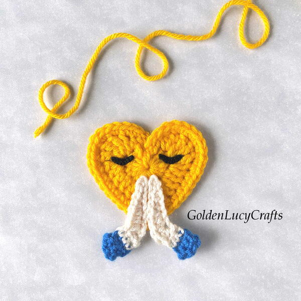 Crochet Heart Face With Praying Hands Crochet Heart Face With Praying Hands