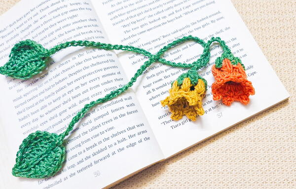 Simple Crochet Autumn Bell Flower Bookmark Simple Crochet Autumn Bell Flower Bookmark