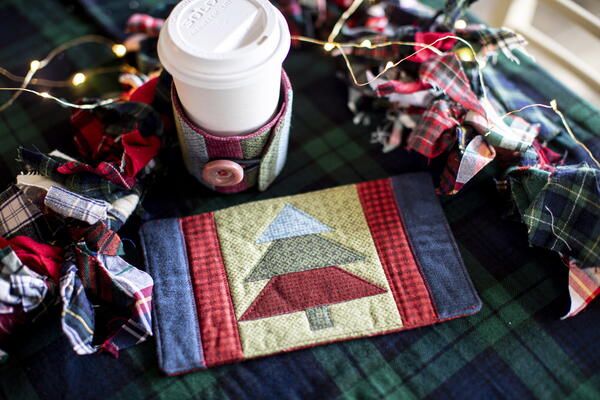 Holiday Mug Rug and Koozie Holiday Mug Rug and Koozie
