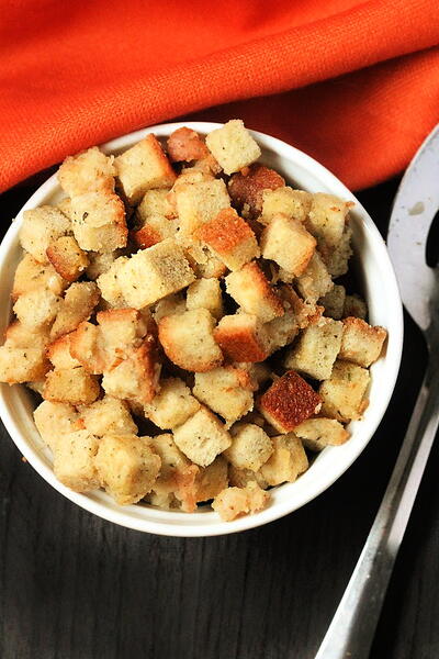 Simple Herb Stuffing Simple Herb Stuffing