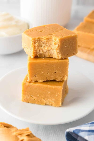 Easy 2 Ingredient Peanut Butter Fudge Easy 2 Ingredient Peanut Butter Fudge