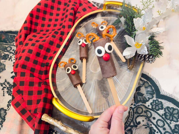 No Bake Reindeer Cake Pops No Bake Reindeer Cake Pops