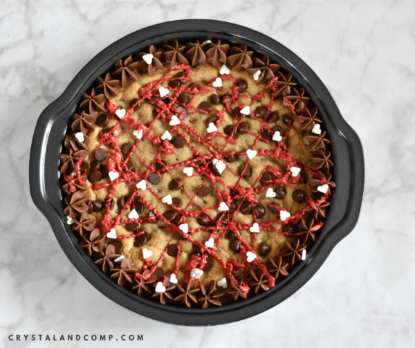 Valentine Chocolate Chip Cookie Cake Valentine Chocolate Chip Cookie Cake