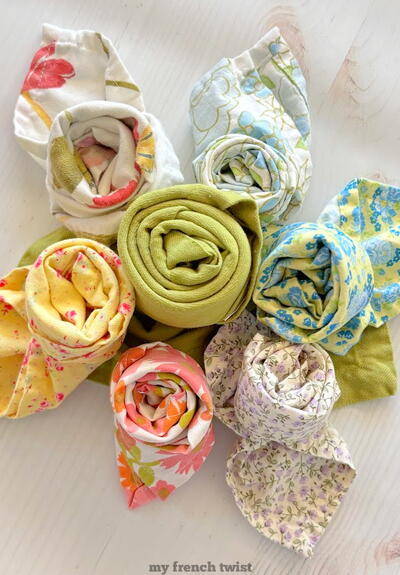 How To Fold A Rosebud Napkin How To Fold A Rosebud Napkin