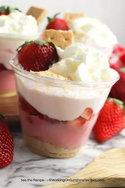 Strawberry Pudding Cups Strawberry Pudding Cups