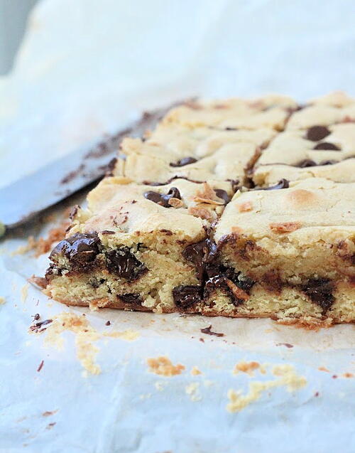 One Bowl Chocolate Chip Blondies One Bowl Chocolate Chip Blondies