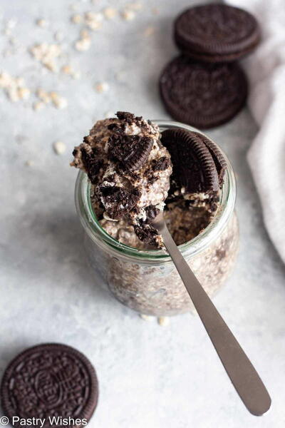 Easy Oreo Overnight Oats Easy Oreo Overnight Oats