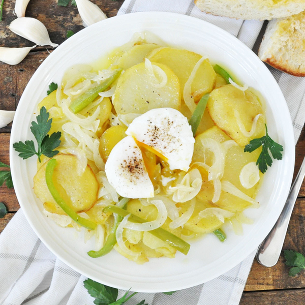 Classic Spanish Potatoes And Eggs Patatas Panaderas Con Huevos Poch Classic Spanish Potatoes And Eggs | Patatas Panaderas Con Huevos Poché