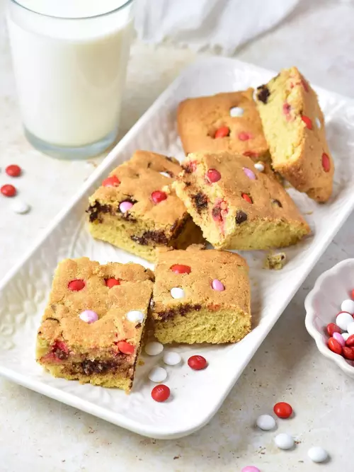 Valentines Day Chocolate Chip Bar Cookies Valentine's Day Chocolate Chip Bar Cookies