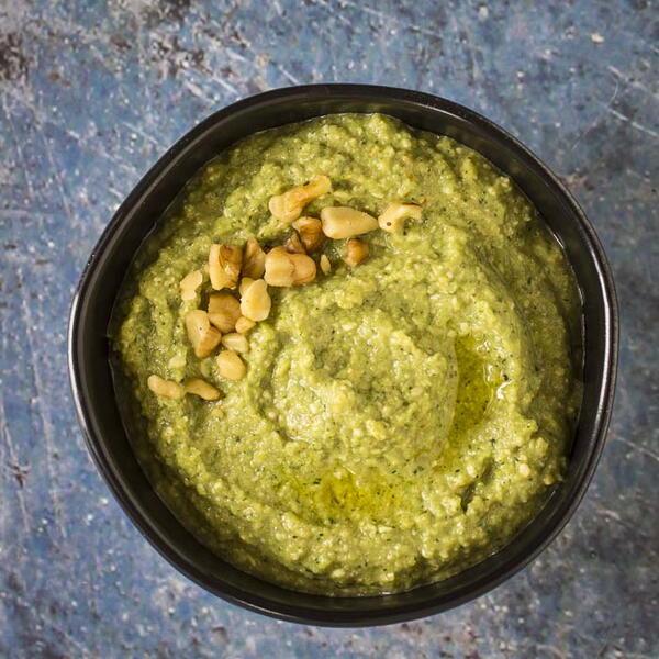 Easy Creamy Zucchini Pesto without Pine Nuts Easy Creamy Zucchini Pesto (without Pine Nuts)