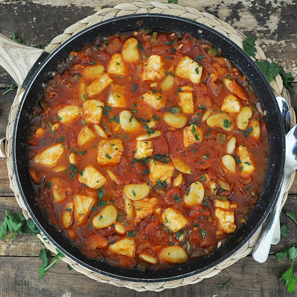 Spanish Fish And Butter Bean Stew Easy 20 Minute One-pot Recipe Spanish Fish And Butter Bean Stew | Easy 20 Minute One-pot Recipe