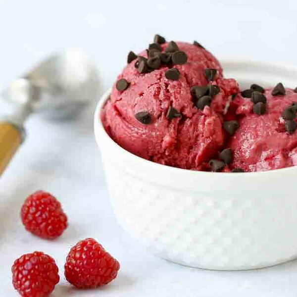 5 Minute Raspberry Frozen Yogurt 5 Minute Raspberry Frozen Yogurt