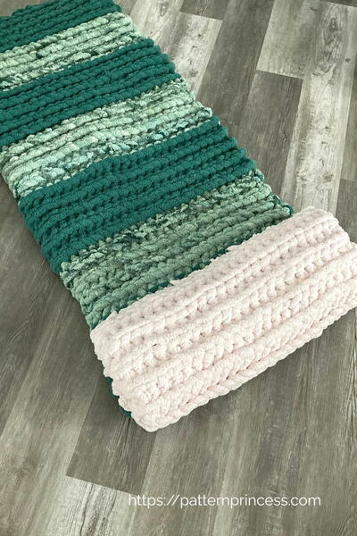 Easy Jumbo Yarn Crochet Lounger With Rolled Pillow Pattern Easy Jumbo Yarn Crochet Lounger With Rolled Pillow Pattern