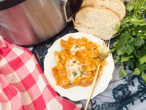 Easy Slow Cooker Pink Sauce Pasta Recipe Easy Slow Cooker Pink Sauce Pasta Recipe