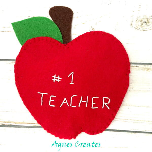 Diy Felt Apple Coasters Diy Felt Apple Coasters