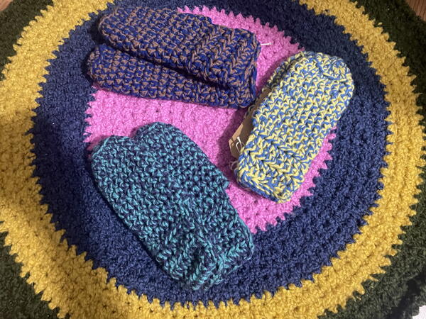 Fast And Festive Crochet Slippers Fast And Festive Crochet Slippers