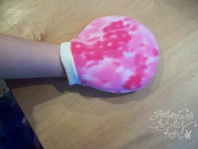 How To Make Reusable Dusting Mitts How To Make Reusable Dusting Mitts