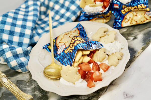 Walking Strawberry Shortcake Walking Strawberry Shortcake