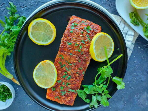 Easy Baked Mediterranean Salmon With Lemon And Garlic Easy Baked Mediterranean Salmon With Lemon And Garlic
